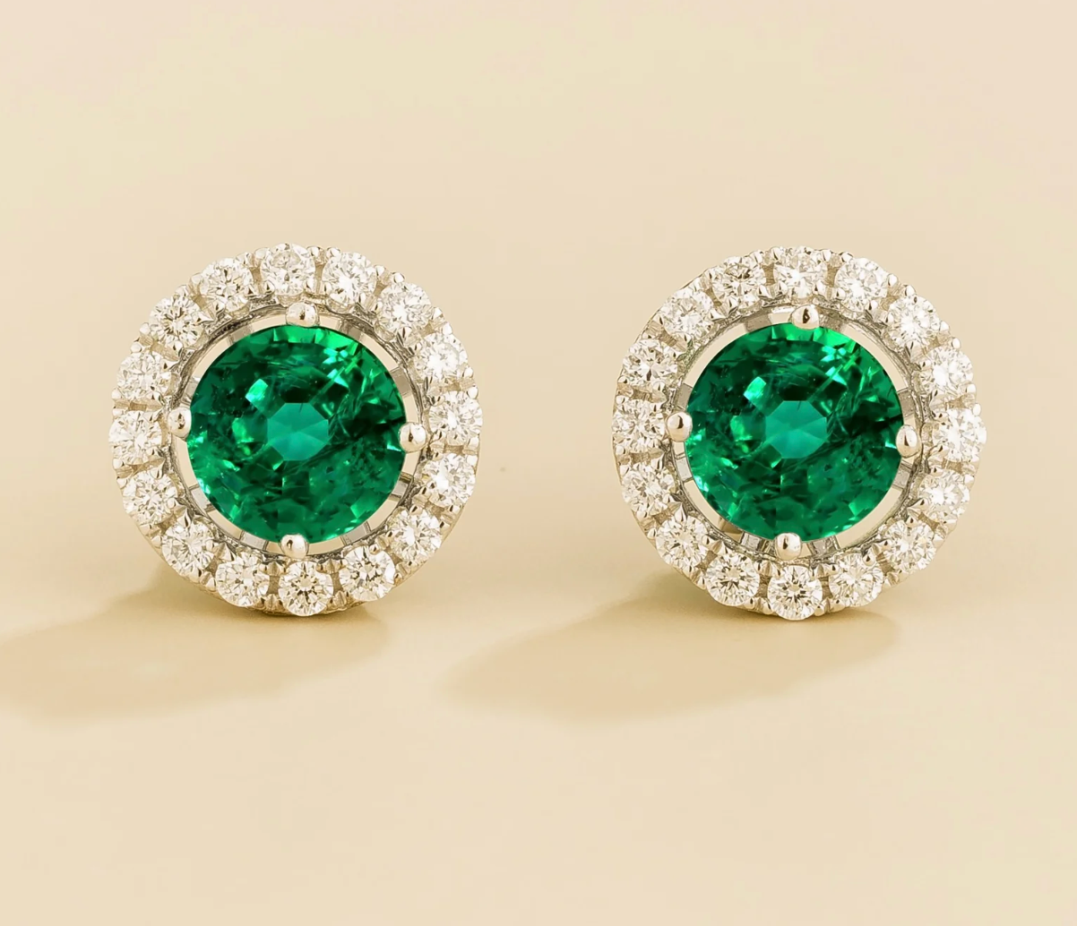 Emerald diamond earring