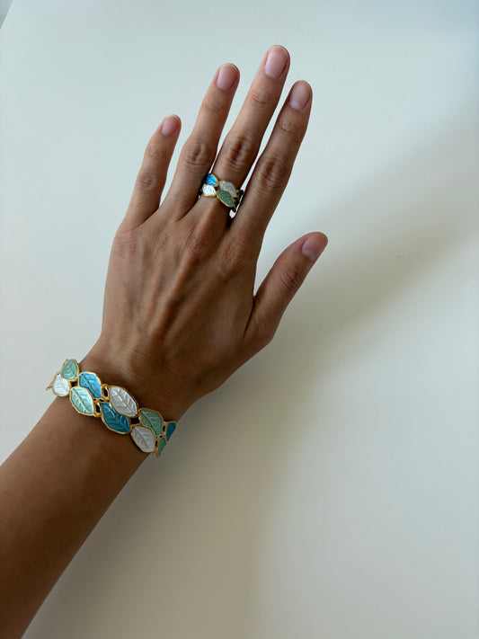 Enamel bracelet with ring